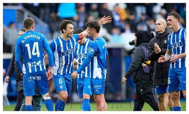 记者:皇马未与德托马斯谈判 西人标价3000-3500万欧 记者:皇马未与德托马斯谈判 西人标价3000-3500万欧